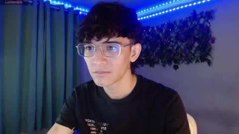 Snapshot of noah_millerx_ chatting on 04-18-26, 04:16 noah online show from 04-18-26, 04:16