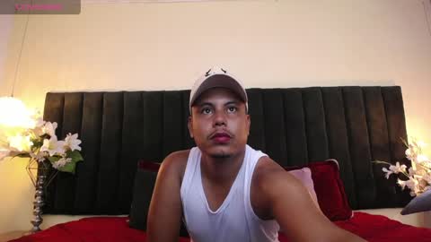 Snapshot of noah_oliver1 chatting on 04-27-26, 07:56 NOAH online show from 04-27-26, 07:56