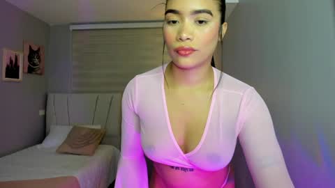 Snapshot of noah_owenss chatting on 05-14-26, 12:34 Noemy online show from 05-14-26, 12:34