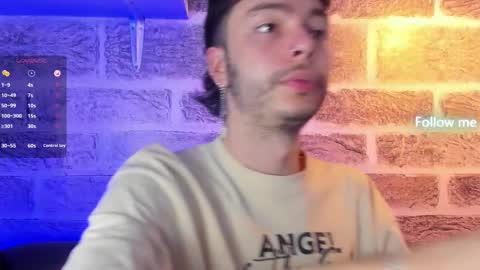 Snapshot of noah_ricci_ chatting on 10-02-25, 01:07 online show from 10-02-25, 01:07