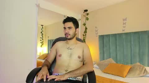 Snapshot of noah_sin_ chatting on 06-18-26, 11:25 noah sin online show from 06-18-26, 11:25