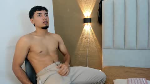 Snapshot of noah_smith05 chatting on 02-26-26, 11:59 noah online show from 02-26-26, 11:59