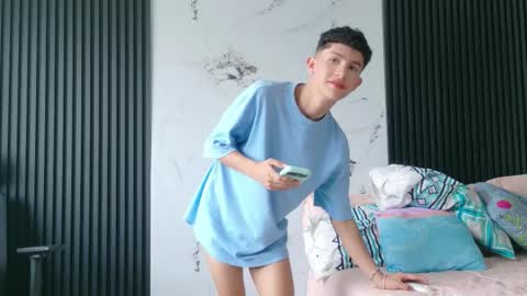 noah tyler  online show from 02-26-26, 07:24