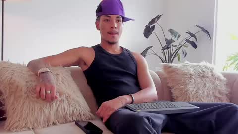 noahdaviss online show from 05-12-26, 07:33