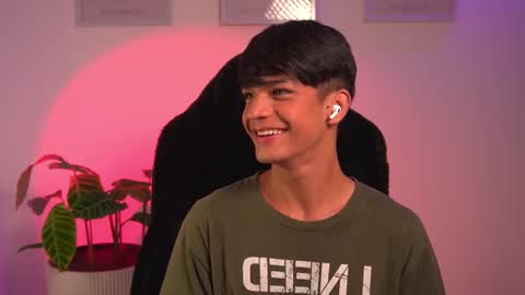 Noah     online show from 02-21-25, 01:44