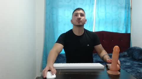 Snapshot of noahmurillo chatting on 05-21-26, 06:04 noahmurillo online show from 05-21-26, 06:04