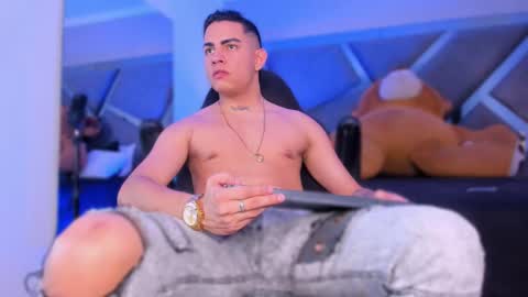 Welcome to Noah room online show from 03-20-26, 04:28