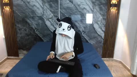 Snapshot of noahwalker__ chatting on 04-17-26, 11:13 online show from 04-17-26, 11:13