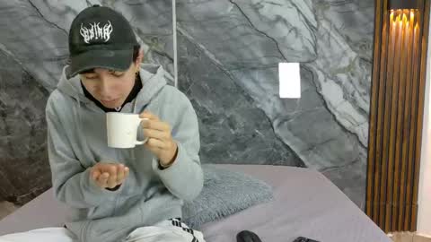 Snapshot of noahwalker__ chatting on 05-15-26, 11:06 online show from 05-15-26, 11:06