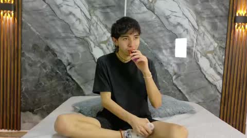 Snapshot of noahwalker__ chatting on 05-27-26, 11:07 online show from 05-27-26, 11:07