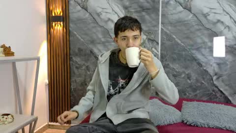 Snapshot of noahwalker__ chatting on 06-03-26, 11:13 online show from 06-03-26, 11:13
