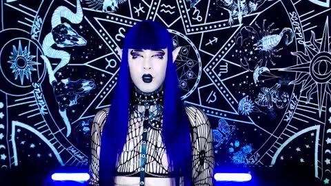 caroline online show from 11-05-25, 02:22