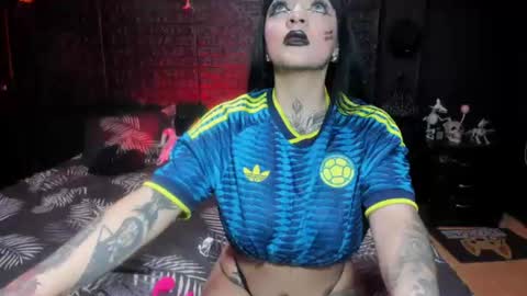 Snapshot of noctara_voss chatting on 06-19-26, 10:35 Ann online show from 06-19-26, 10:35