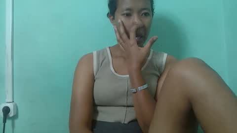 noella711128 online show from 12-05-25, 06:44