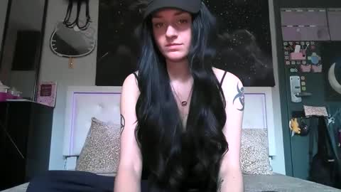 Noelle online show from 04-16-26, 05:47