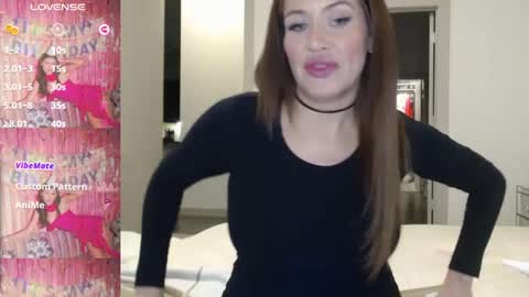 Snapshot of noelles chatting on 12-29-24, 12:23 Noelles online show from 12-29-24, 12:23