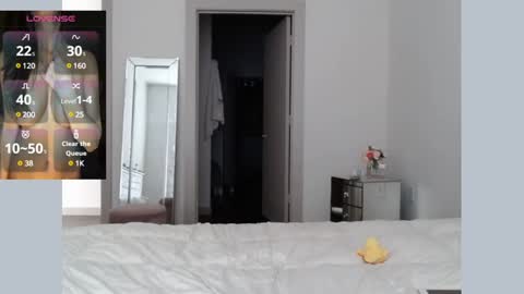 Snapshot of noelles chatting on 02-15-25, 09:48 Noelles online show from 02-15-25, 09:48