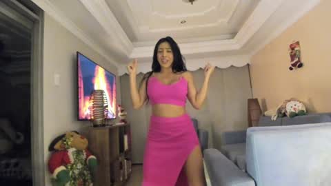  In instagram dayhannanoemi online show from 01-11-26, 12:59