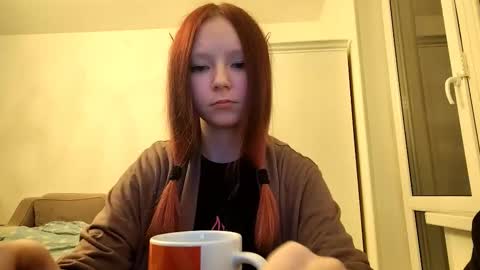 Snapshot of noemileclerc chatting on 02-19-26, 04:03 Lisa online show from 02-19-26, 04:03