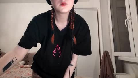 Snapshot of noemileclerc chatting on 02-24-26, 07:34 Lisa online show from 02-24-26, 07:34