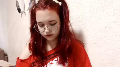 Snapshot of noemireaux chatting on 07-16-26, 09:04 Emma online show from 07-16-26, 09:04