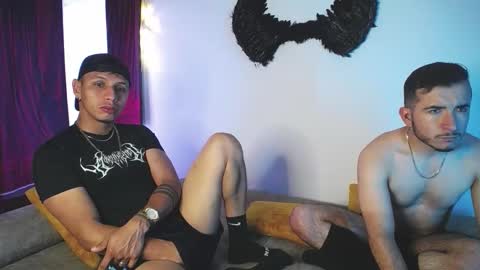 noha_and_iam1 online show from 02-10-26, 11:36