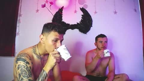 Snapshot of noha_and_iam1 chatting on 03-12-26, 12:33 noha_and_iam1 online show from 03-12-26, 12:33