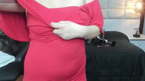 Snapshot of nohemi_louse chatting on 09-23-25, 07:50 Nohemi online show from 09-23-25, 07:50