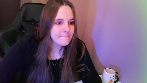 noir_ember_ online show from 11-03-25, 02:07