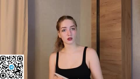 Sophie online show from 02-25-26, 06:12