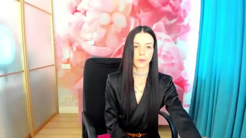 NoirDiva online show from 04-15-26, 06:31