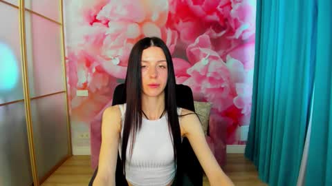 Snapshot of noirdiva chatting on 05-05-26, 06:21 NoirDiva online show from 05-05-26, 06:21