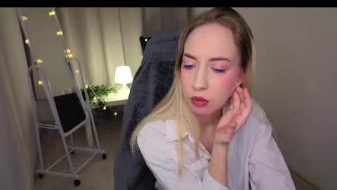 Snapshot of noirnymphh chatting on 02-20-26, 10:32 Isabelle online show from 02-20-26, 10:32