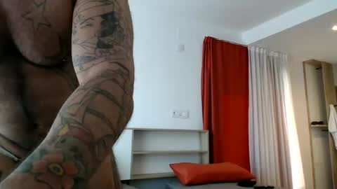 Snapshot of noisyx1976 chatting on 05-10-26, 04:34 Im here enjoy online show from 05-10-26, 04:34