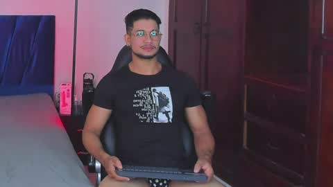 Im Nolan  online show from 03-25-26, 07:53