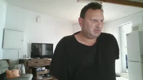 Snapshot of nollie244 chatting on 01-05-25, 12:53 Nollie online show from 01-05-25, 12:53