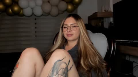 Snapshot of noorthernlightss chatting on 11-06-25, 07:09 Ara online show from 11-06-25, 07:09