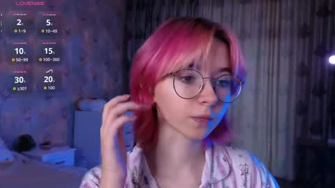 Nora Failure online show from 10-06-25, 06:11