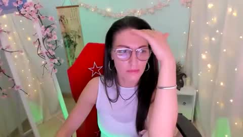Snapshot of nora_n chatting on 04-12-26, 10:53 Nora online show from 04-12-26, 10:53