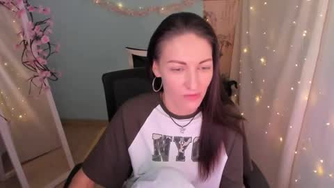 Snapshot of nora_n chatting on 05-22-26, 08:10 Nora online show from 05-22-26, 08:10