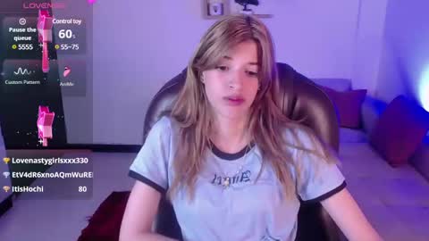 Snapshot of nora_vennucci chatting on 01-24-25, 01:13 Nora online show from 01-24-25, 01:13