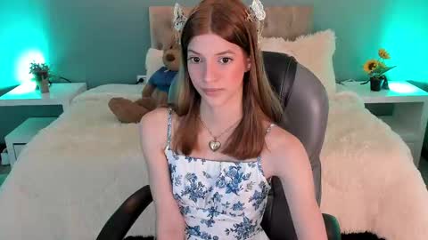 Snapshot of nora_vennucci chatting on 10-08-25, 07:33 Nora online show from 10-08-25, 07:33