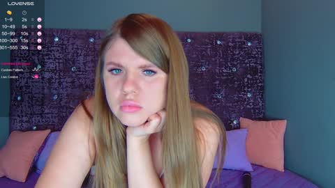 Snapshot of norabigas chatting on 12-26-24, 11:57 Nora online show from 12-26-24, 11:57