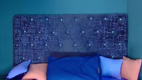 Nora online show from 02-04-26, 01:17