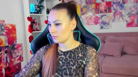 NoraFoxes online show from 12-17-25, 03:51