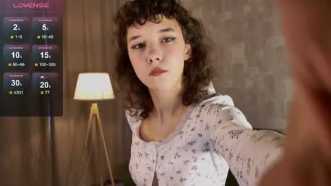 Nora online show from 09-21-25, 03:52