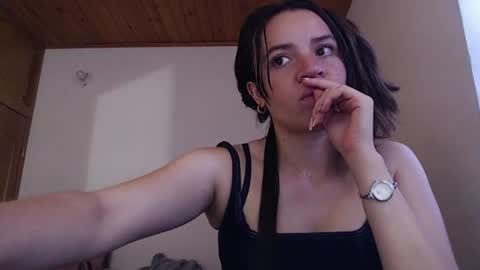 Snapshot of noreen_ chatting on 07-12-26, 08:44 noreen_ online show from 07-12-26, 08:44