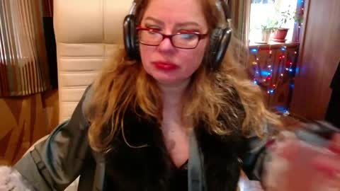 Snapshot of norma_gin chatting on 05-16-26, 10:36 miss Tress online show from 05-16-26, 10:36