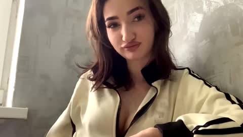 Snapshot of normanhandshoe chatting on 12-04-25, 12:14 Rina online show from 12-04-25, 12:14