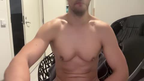 Snapshot of north_guy799643 chatting on 03-18-26, 04:43 north_guy799643 online show from 03-18-26, 04:43